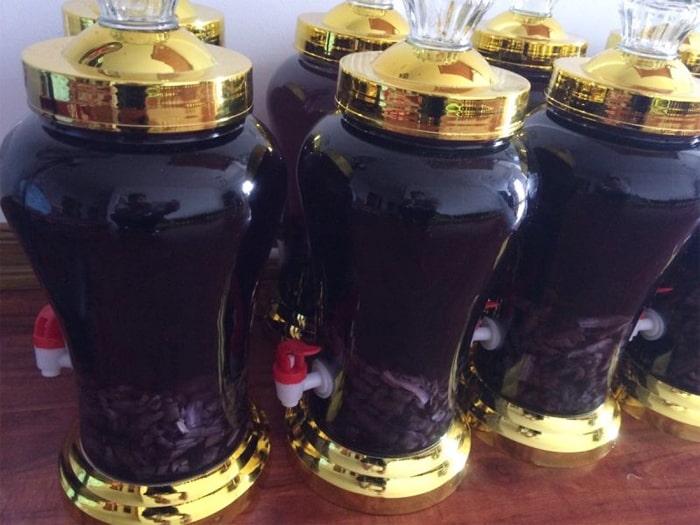 Bài thuốc ngâm rượu chữa yếu sinh lý từ Ba kích tím